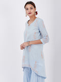 LYLA WOMAN SHORT KURTA WITH CONTRAST CHIKANKARI WORK