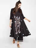 Lyla Woman Embroidered Kali Kurta