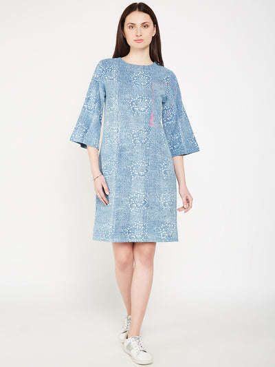 Lyla Woman box sleeve dress