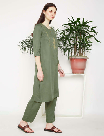 LYLA Woman YOKE EMBROIDERED STRAIGHT KURTA