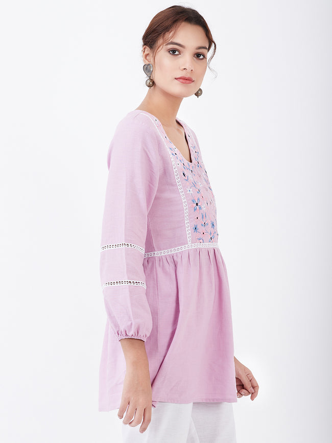 LYLA WOMAN   KHADI TOP WITH EMBROIDERY AND LACE DETAILING