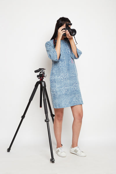 Lyla Woman box sleeve dress